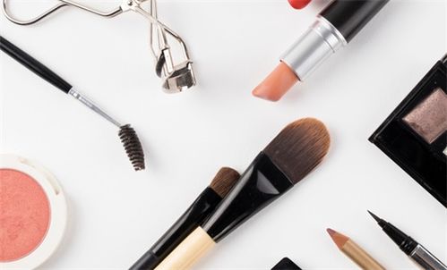 如何選擇西安優(yōu)質(zhì)紋繡培訓(xùn)及美發(fā)飾品銷售策略